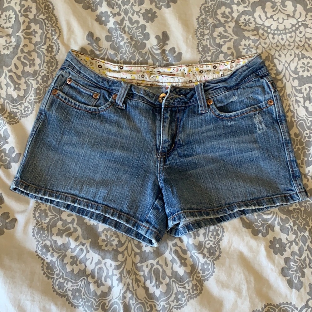 Bongo Lat me b Jean Shorts